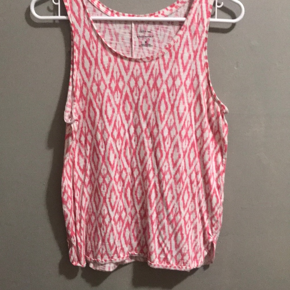 White and pink tank top